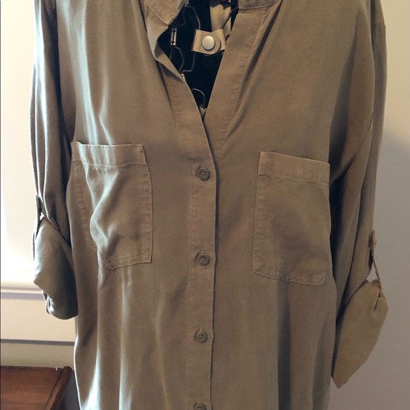 Cloth and Stone button up tunic size medium - Picture 2 of 7